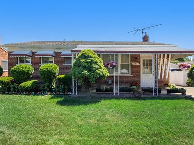 1153 Rahn St, Westland, MI, 48186