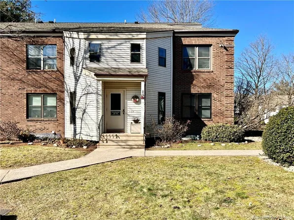 30 Wellington Drive #30, Farmington, CT 06032