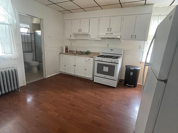 3rd image of 82 Carlton Ave #2
