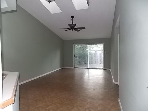 5th image of 1967 Sixty Oaks Ln