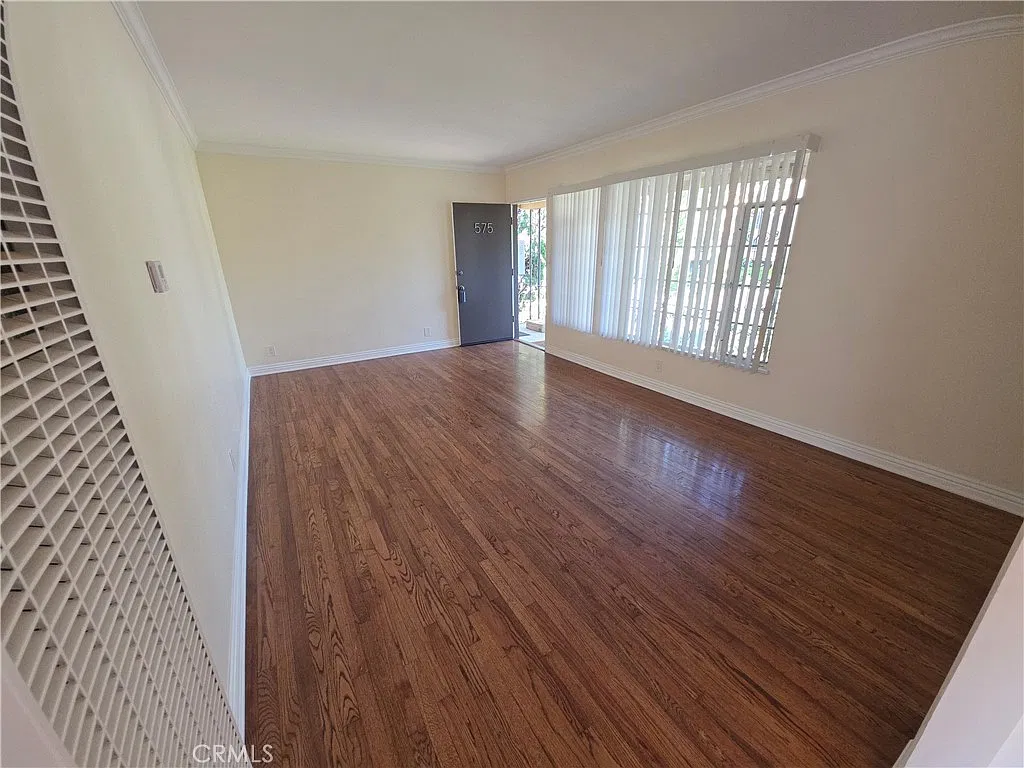 3 bed, 700 sqft, $4,635 — Photo 4