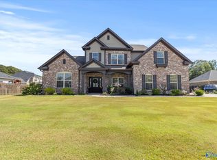 4504 Sandy Isle Cir, Owens Cross Roads, AL 35763