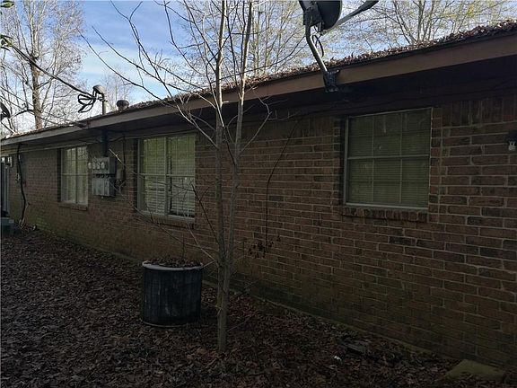 3rd image of 1005 Holloman St