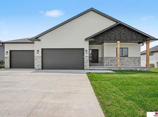 7315 Isidore Dr, Lincoln, NE 68516