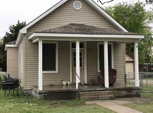 307 W 6th Ave, Hutchinson, KS 67501