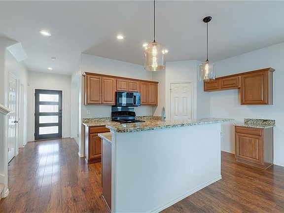 5th image of 1813 Franklin Mountain Dr