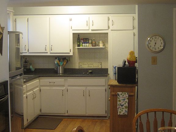 Eat-in Kitchen