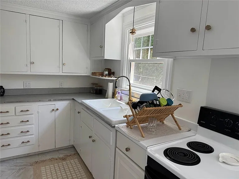 41 Dudley Ave — Photo 12