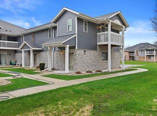 410 W Aspen Dr UNIT 12, Oak Creek, WI 53154