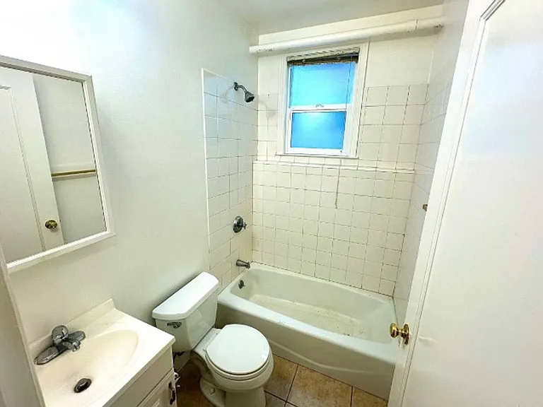 2409 College Ave — Photo 32