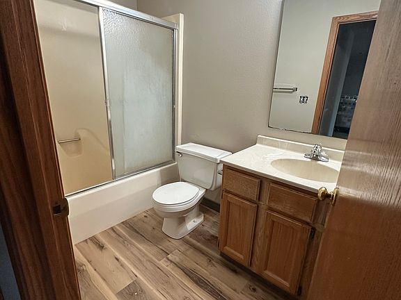 5th image of 922 23rd Ave APT G