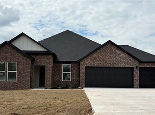 3016 Hattie Ln, Lowell, AR 72745