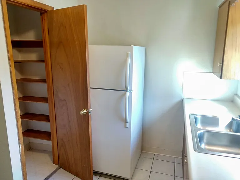 1136 Fairmount Ave S — Photo 25