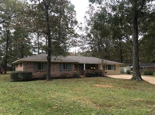 1612 Winchester Cir, Amory, MS 38821