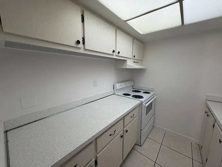 515 S Sequoia Dr — Photo 33
