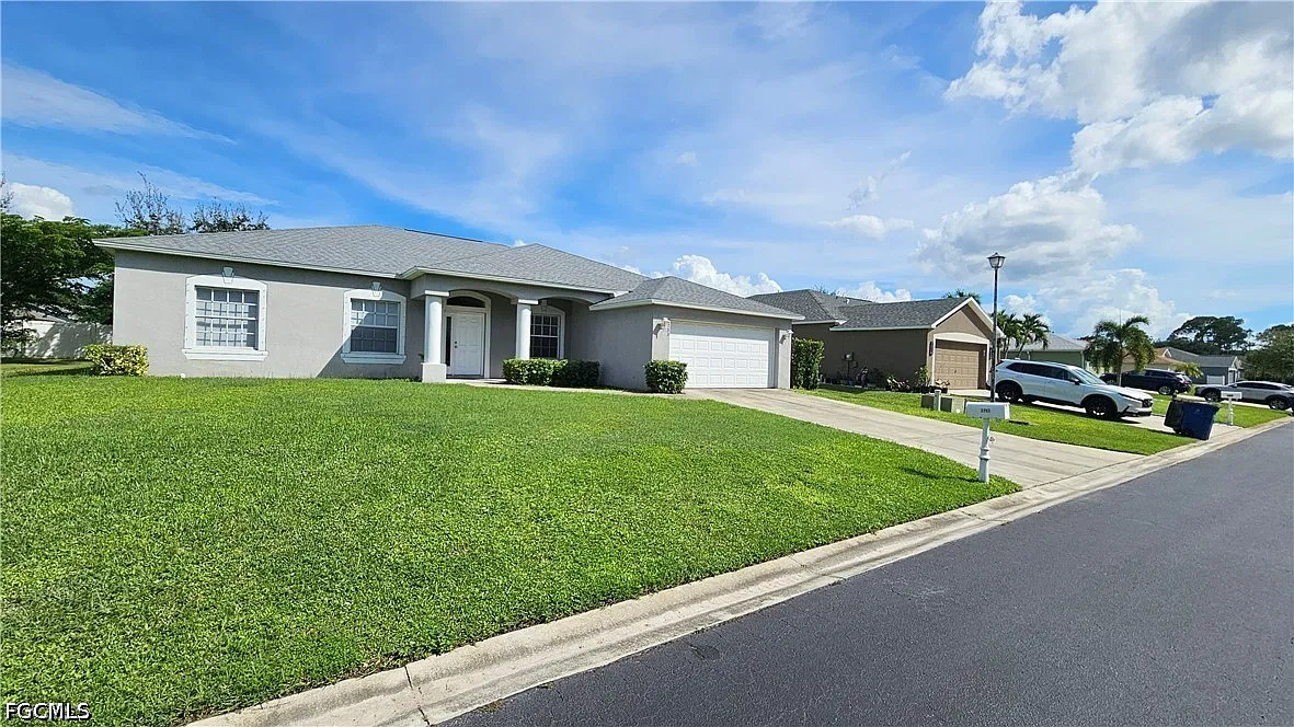 3 bed, 2.0 bath, 2126 sqft, $1,995 — Photo 2
