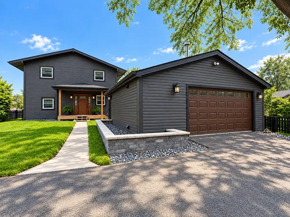 607 Kingston Blvd, McHenry, IL 60050