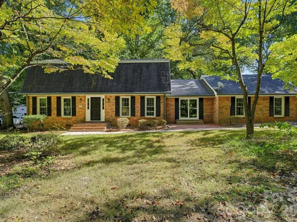 4820 Golfview Ct, Mint Hill, NC 28227