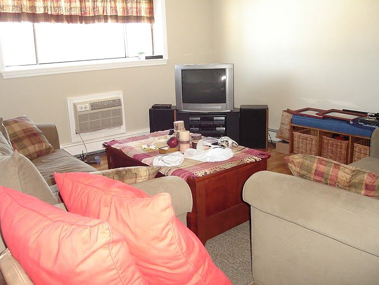 2nd image of 8 Riverside St APT 2-3