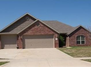 603 N Country Farm Rd, Fayetteville, AR 72704