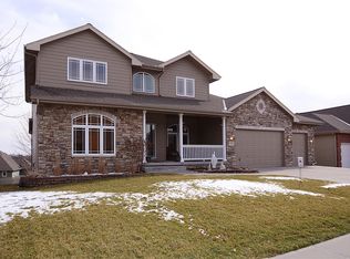 10233 Edna St, La Vista, NE 68128