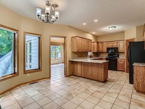 5th image of 4627 Stoddart Ln