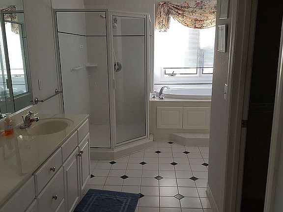 4th image of 3540 Beaver Creek Dr SE