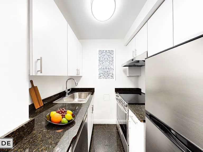 145 W 55th St #6E — Photo 3