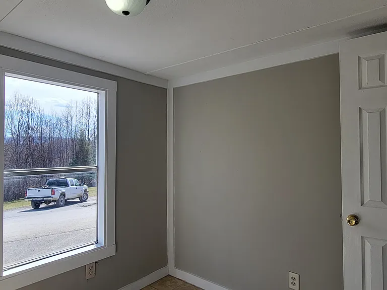 115 Linden Ln — Photo 10