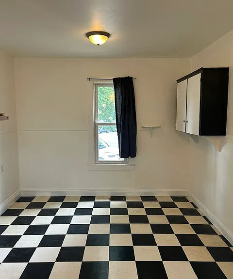 511 NE Lawrence Ave — Photo 9