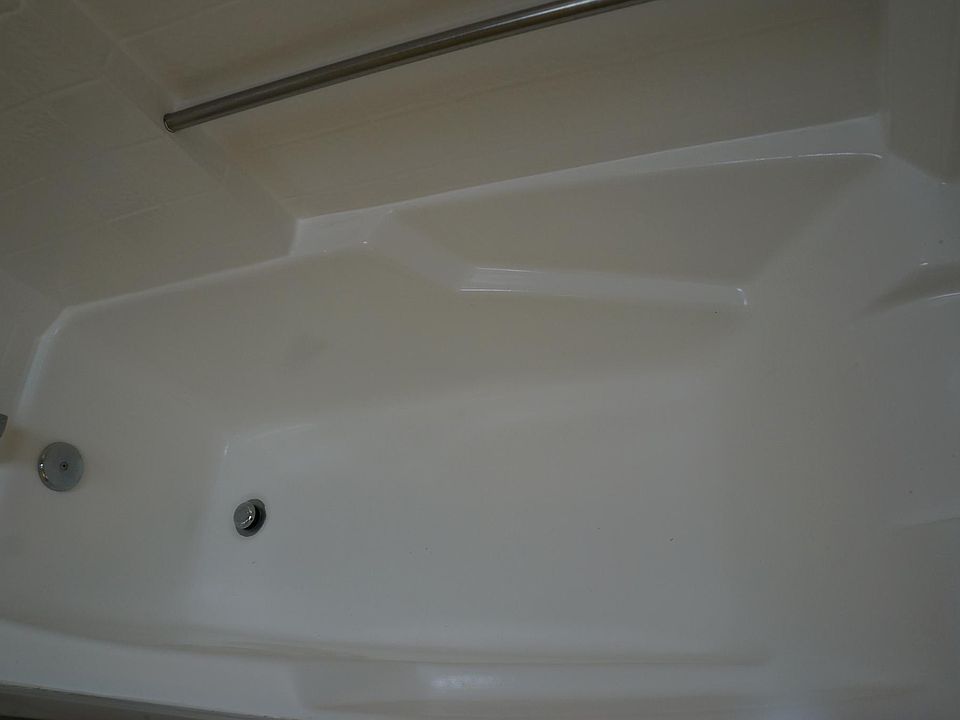 2nd image of 2475 Corinth Ave APT 204