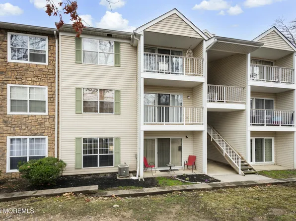 65 Mulberry Ct, Hamilton, NJ 08619