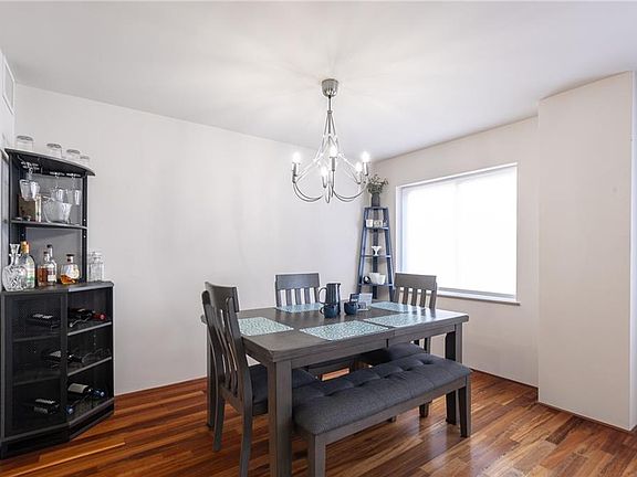4th image of 4550 Warwick Blvd APT 206
