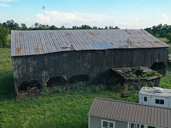 3rd image of 543 Silas Rd