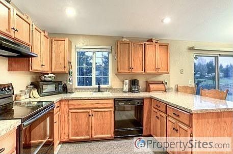 5th image of 4005 N Visscher St