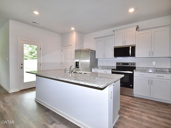 5th image of 68 Kingston Creek Dr