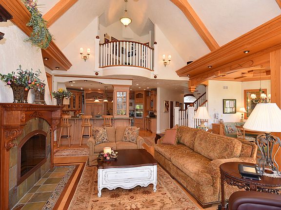3rd image of 11629 N Canterbury Dr