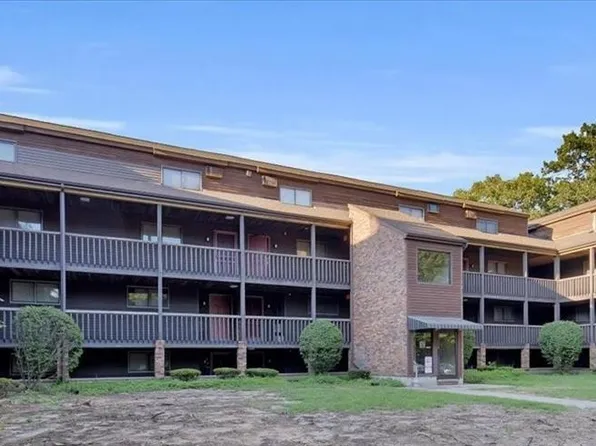492 East Street #26, Plainville, CT 06062