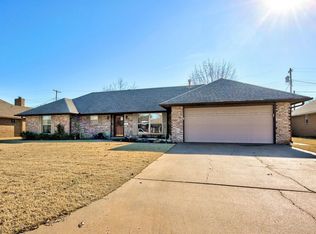 1909 Live Oaks, Enid, OK 73703