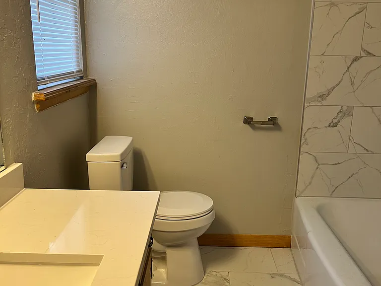 2642 SW 60th St — Photo 5