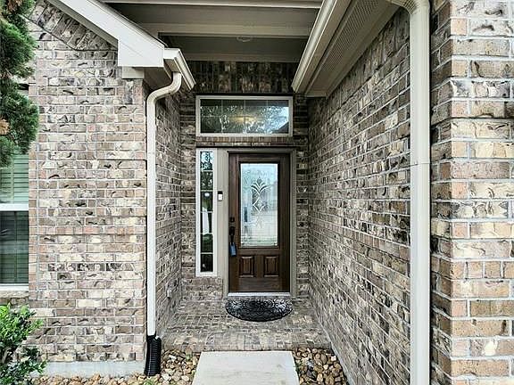 3rd image of 7506 Amber Village Cir