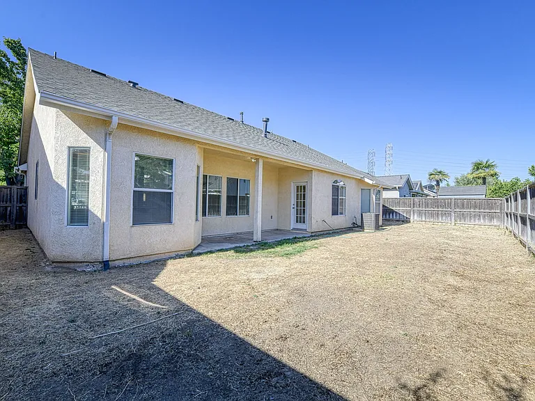 W Celeste Ave — Photo 24