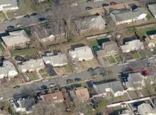 15 Maplewood Ave, Elmwood Park, NJ 07407