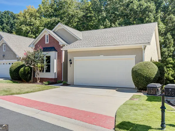 121 Augusta Dr #11, Peachtree City, GA 30269