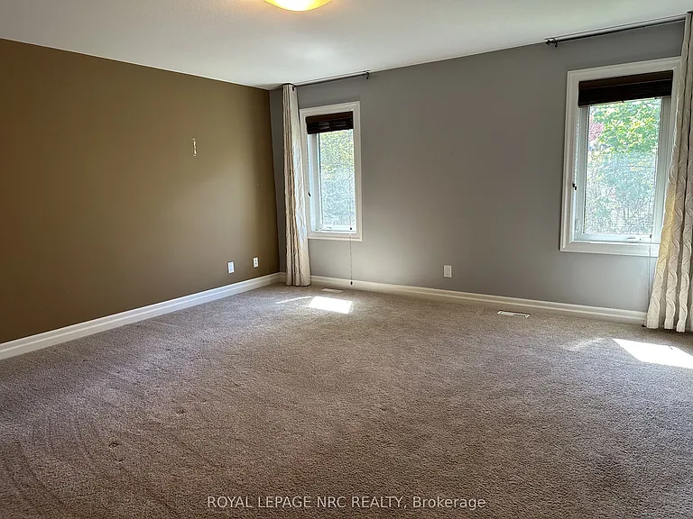 7 Sapphire Ct N — Photo 21