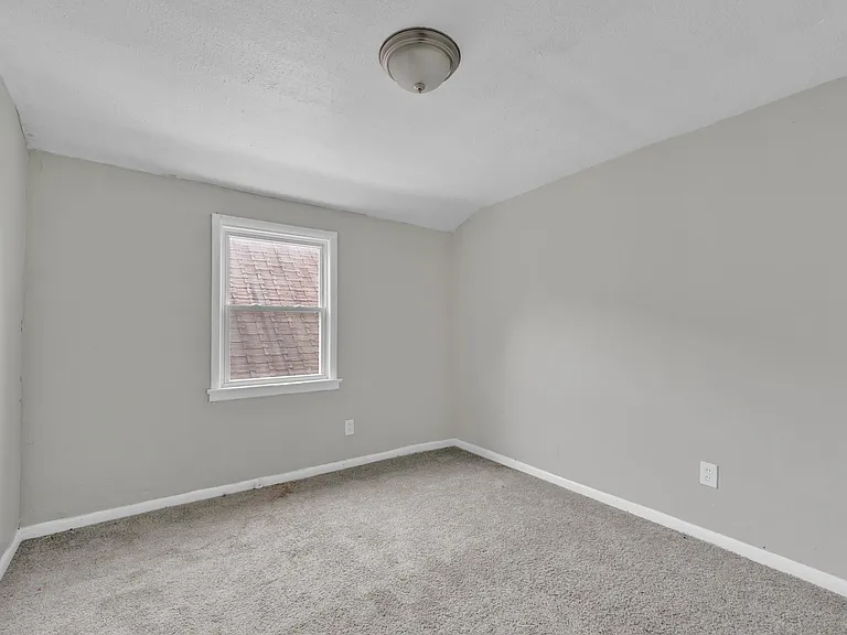 3645 E 146th St #3 — Photo 7
