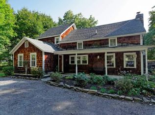 251 Van Wies Point Rd, Glenmont, NY 12077