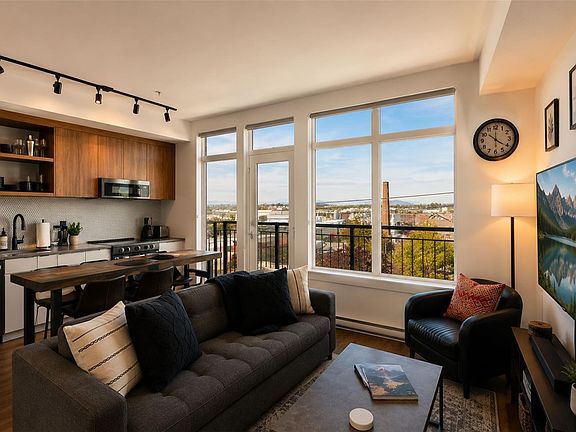 3rd image of 515 Chatham St #415