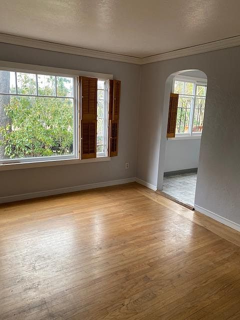 1st image of 4111 Greenwood Ave