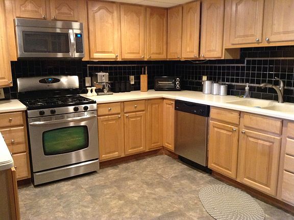 basement (2nd) kitchen